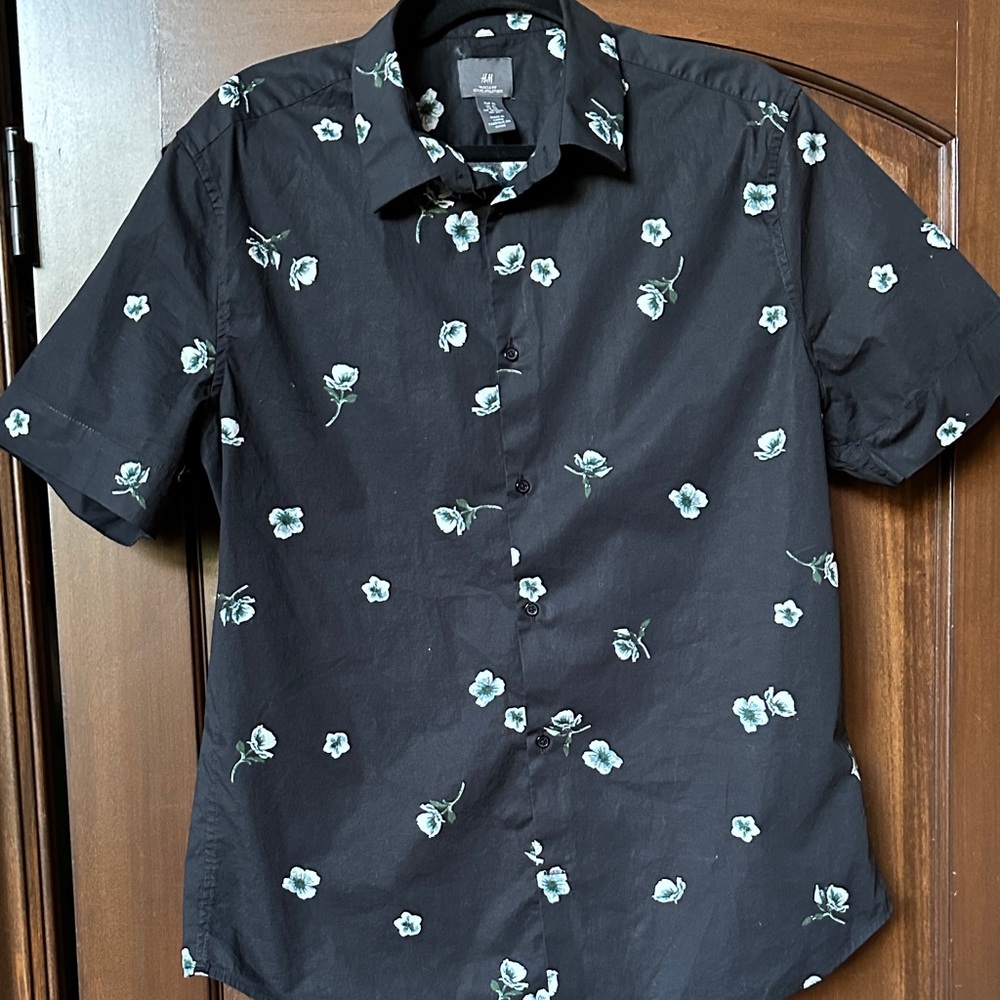 H&M Black white rose Floral Casual Shirt